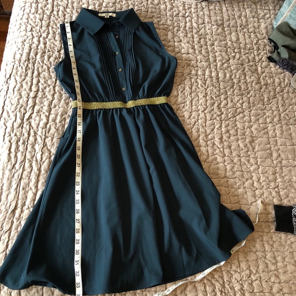 Ya Los Angeles Sleeveless Collar Pleated Front Dress Small - Picture 8 of 9